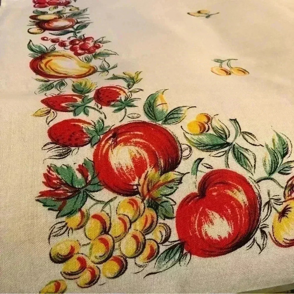 Adorable Vintage linen tablecloth with  colourful fruit design - Picture 4 of 7